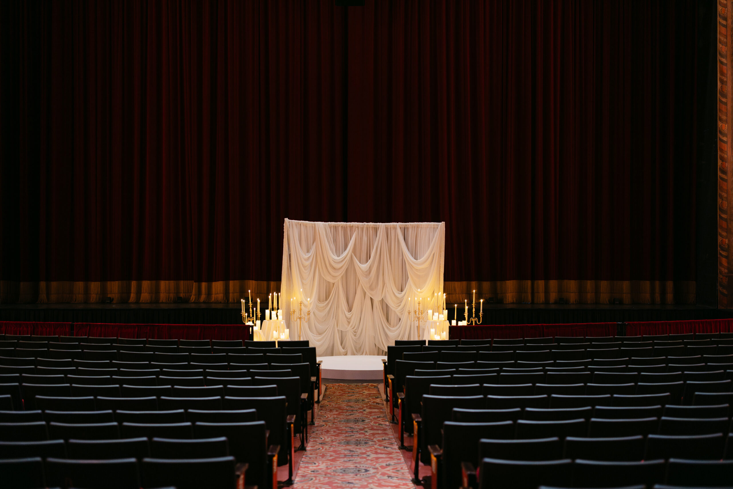 Phantom of the Opera Wedding at the Louisville Palace | Jenna & Andy’s Dramatic Downtown Celebration